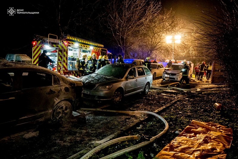 Suasanapasca serangan pesawat nirawak Rusia di kota Ternopil, Ukraina barat, Senin (2/12/2024). (Ternopil region/Handout via REUTERS)