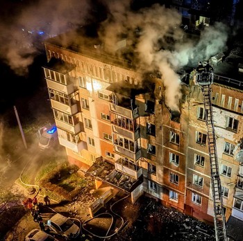 Putin Ngamuk! Drone Maut Rusia Hantam Apartemen Tengah Malam
