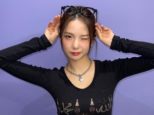 Yujin Kep1er Minta Maaf Pakai Kaos Bergambar Kabah Persis INA BADVILLAIN