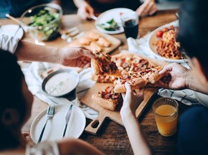 12 Makanan yang Selalu Ada Saat Malam Tahun Baru
