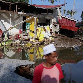 Potret Tetangga RI Porak-poranda, Jalan Putus Dihantam Banjir Dahsyat