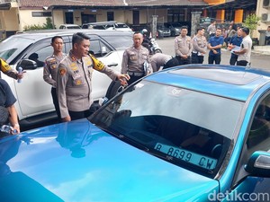 Begini Cerita Viralnya Pelat Nomor Kembar Dipakai Fortuner dan Mercy