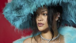 Rihanna Ngamuk, Fans Paksa Rilis Album hingga Ngatain Jenong