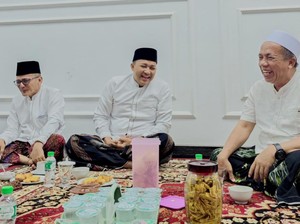 Adem! Kontestan Pilbup Pasuruan Gandeng Renteng Lupakan Persaingan