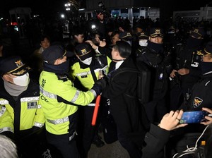 Oposisi Serukan Pemakzulan Presiden Korsel Usai Umumkan Darurat Militer