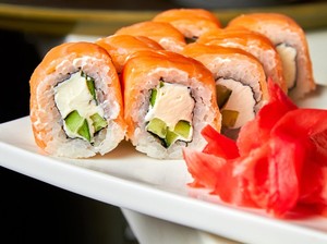 Terinspirasi Sushi Philadelphia, 4 Gerai Ini Tawarkan Sajian Sushi yang Mirip