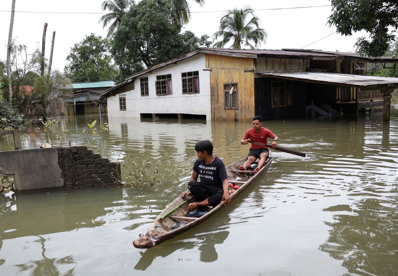 Foto udara menunjukkan kawasan pemukiman yang terendam banjir di Rantau Panjang, Malaysia, Selasa (3/12/2024). (REUTERS/Hasnoor Hussain)