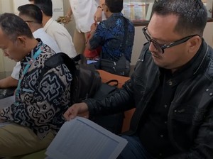 Video: Tim RK-Suswono Datangi Bawaslu Lapor Adanya Main Mata di Pilkada Jakarta