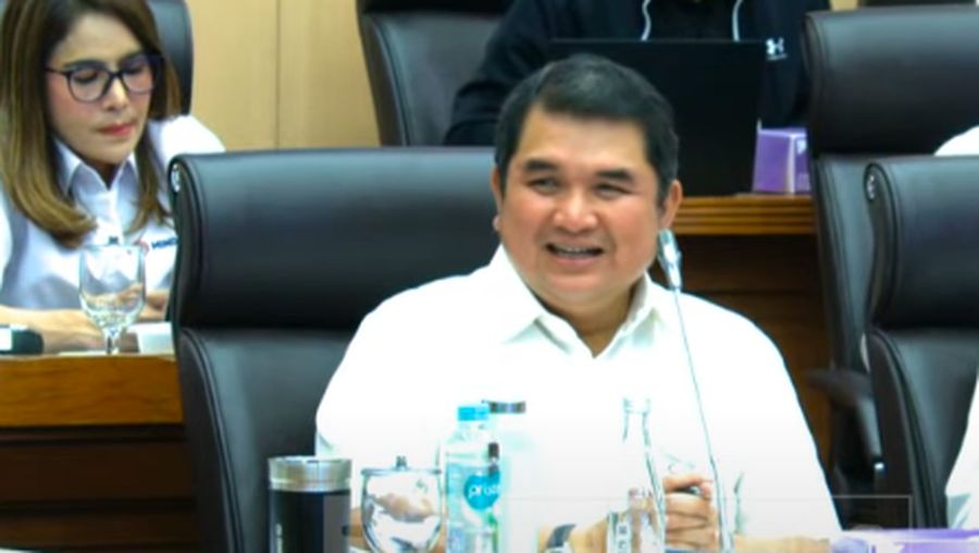 Direktur Utama MIND ID, Hendi Prio Santoso saat sapat kerja dengan dengan Komisi XII DPR, Rabu (04/12/2024). (YouTube/TVR Parlemen)