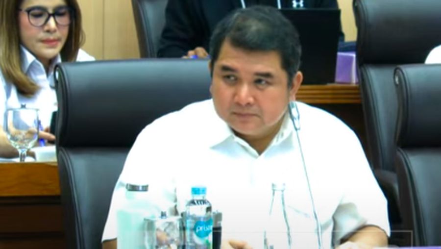 Direktur Utama MIND ID, Hendi Prio Santoso saat sapat kerja dengan dengan Komisi XII DPR, Rabu (04/12/2024). (YouTube/TVR Parlemen)