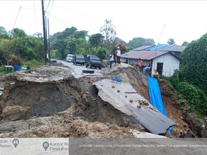 Jalan di Dairi Amblas, Lalu Lintas Putus