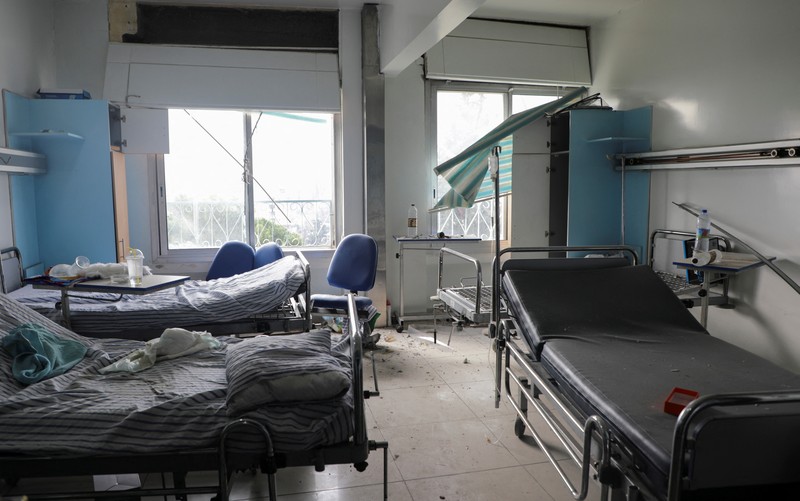 Kondisi usai serangan kelompok pemberontak di Rumah Sakit Universitas Aleppo, Suriah, Rabu (4/12/2024). (REUTERS/Mahmoud Hasano) Kondisi usai serangan kelompok pemberontak di Rumah Sakit Universitas Aleppo, Suriah, Rabu (4/12/2024). (REUTERS/Mahmoud Hasano)