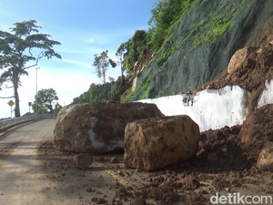 Tebing Piket Nol Longsor di 4 Titik, Akses Lumajang-Malang Terganggu