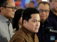 Erick: Harga Tiket KAI-Kapal Laut Tidak Naik, Tiket Pesawat Turun 10%