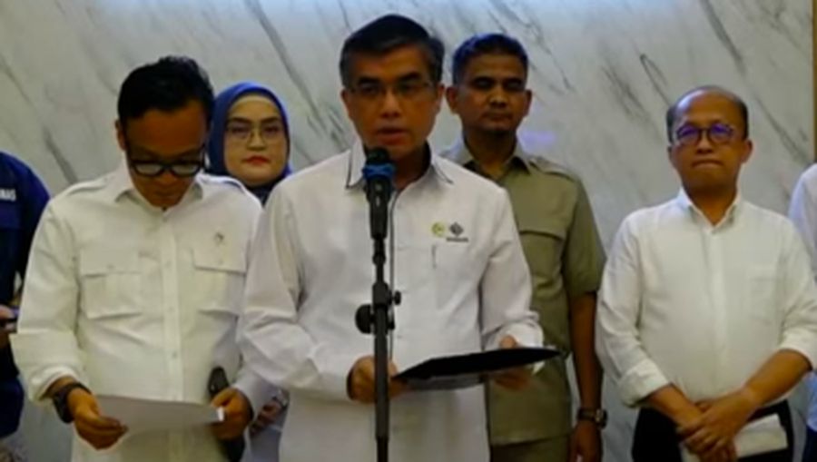 Menteri Ketanagakerjaan, Yassierli saat konferensi pers Upah Minimum 2024 pada Rabu (4/12/2024). (YouTube/Kementerian Ketenagakerjaan RI)