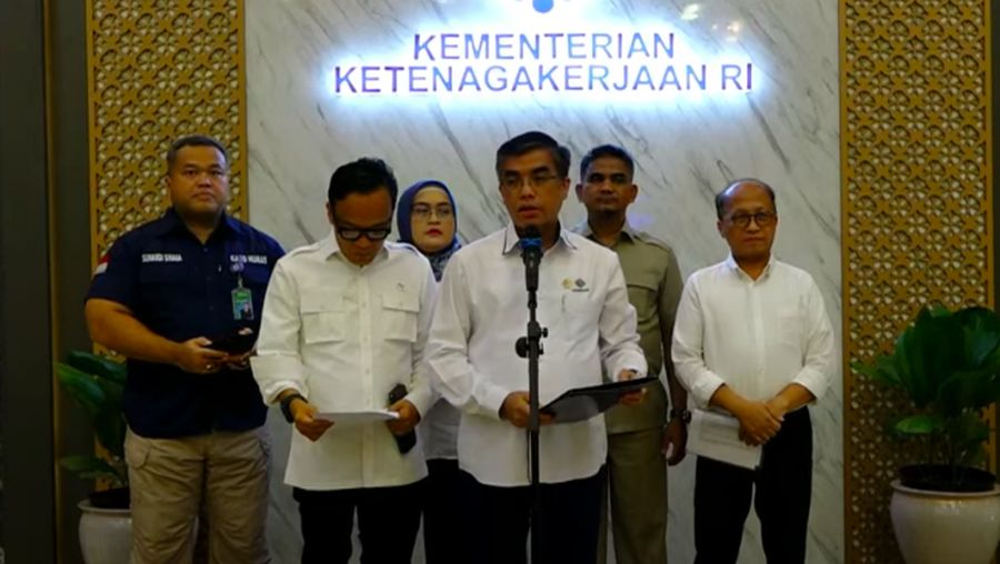 Menteri Ketanagakerjaan, Yassierli saat konferensi pers Upah Minimum 2024 pada Rabu (4/12/2024). (YouTube/Kementerian Ketenagakerjaan RI)