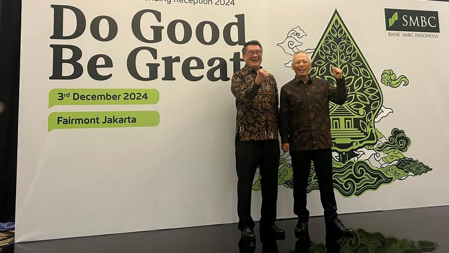 Presiden Direktur SMBC Indonesia Henoch Munandar dan President and CEO SMBC Akihiro Fukutome di Fairmont Jakarta, Kamis (3/12/2024).