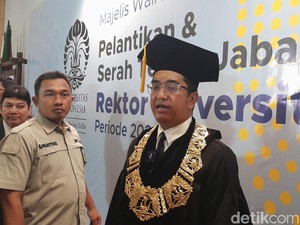 Momen Rektor UI Diteriaki Zionis saat Acara Wisuda