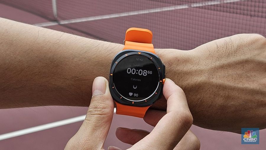 Samsung Galaxy Watch Ultra. (CNBC Indonesia/Intan)