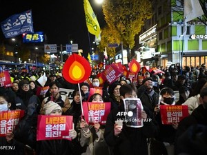 Ribuan Warga Korsel Unjuk Rasa Tuntut Presiden Yoon Mundur