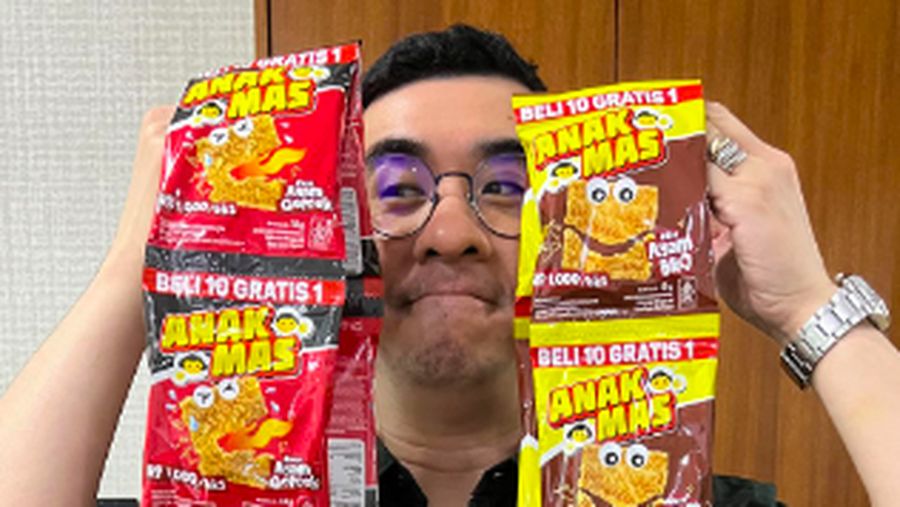 The new ANAK MAS snacks. (Instagram/axtonsalim)