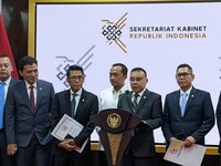 Bukan Pemerintah, Kepastian PPN 12% Diumumkan DPR di Istana