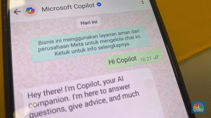 Microsoft Copilot di WhatsApp.