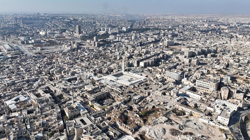 Pemandangan drone menunjukkan benteng kuno Aleppo, Suriah 3 Desember 2024. (REUTERS/Mahmoud Hasano)