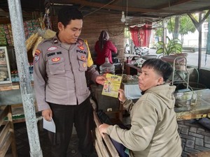 Polisi Nganjuk Blusukan Edukasi Bahaya Judi Online hingga Pelosok Desa