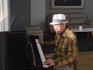 Rusli Zainudin Ajak Nostalgia dalam Reuni di Masa Remaja