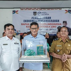 Apdesi Beri Apresiasi Sandiaga Uno Sebagai Bapak Desa Wisata Indonesia