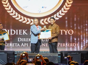 Dirut KAI Borong Penghargaan di Ajang Marketeer of The Year 2024