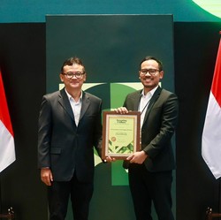 Punya Roadmap & Komitmen Transisi Energi, PLN Raih 3 Penghargaan Ini