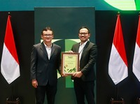 Punya Roadmap & Komitmen Transisi Energi, PLN Raih 3 Penghargaan Ini