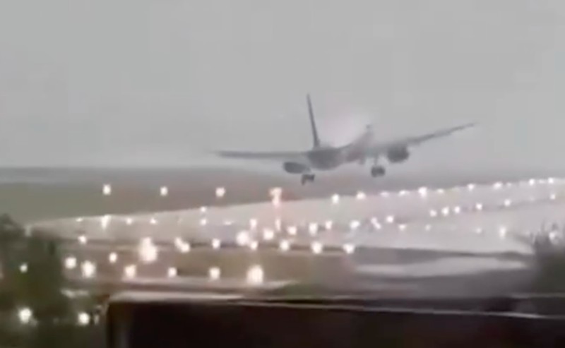 Maskapai IndiGo Airlines gagal mendarat. (Dok. Media Sosial) Maskapai IndiGo Airlines gagal mendarat. (Dok. Media Sosial)