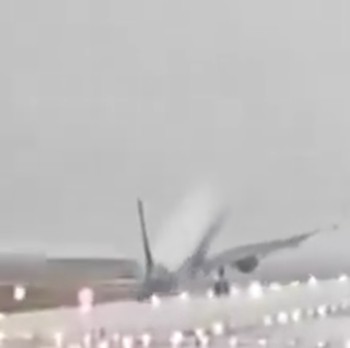 Detik-Detik Pesawat Airbus A320 Gagal Mendarat-Nyaris Celaka