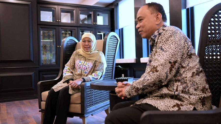Menteri Koperasi Budi Arie Setiadi menerima kunjungan Ketua Umum Pimpinan Pusat Muslimat Nahdlatul Ulama (NU) Khofifah Indar Parawansa, di kantornya, Jakarta, Jumattt (6/12/2024). (Dok. Istimewa)