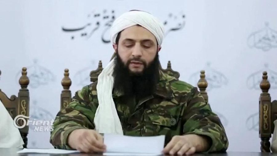 Pemimpin kelompok pemberontak Islam Suriah, Front Nusra, Abu Mohammed al-Golani, berbicara di lokasi yang tidak diketahui dalam gambar diam dari video arsip tahun 2016 yang diperoleh pada tanggal 5 Desember 2024. (Orient TV/Reuters TV via REUTERS)