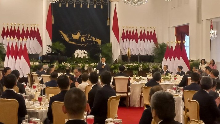 Presiden Prabowo menerima 50 delegasi Jepang yang terdiri dari pengusaha, duta besar, hingga perwakilan organisasi bisnis di Istana Negara, Jakarta, Jumat (6/12/2024).