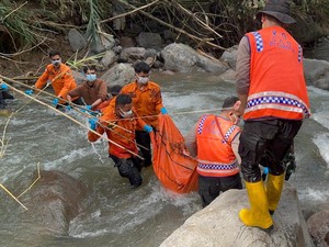Akses ke Sibolga-Tapteng Tertutup, Pemprov Sumut Kirim Bantuan Pakai Hercules