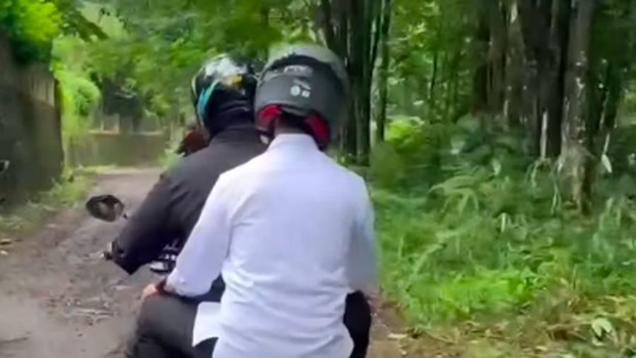 Wakil Presiden GIbran Rakabuming naik motor. (Instagram Story/gibran_rakabuming)