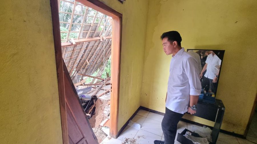 Wapres GIbran tinjau lokasi bencana Sukabumi. (Dok.BPMI Setwapres)