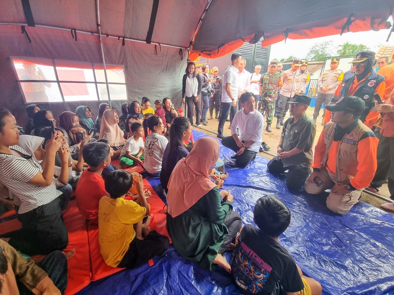 Wapres GIbran tinjau lokasi bencana Sukabumi. (Dok.BPMI Setwapres) Wapres GIbran tinjau lokasi bencana Sukabumi. (Dok.BPMI Setwapres)