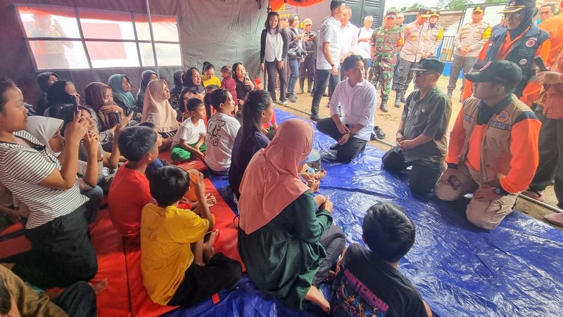 Wapres GIbran tinjau lokasi bencana Sukabumi. (Dok.BPMI Setwapres)