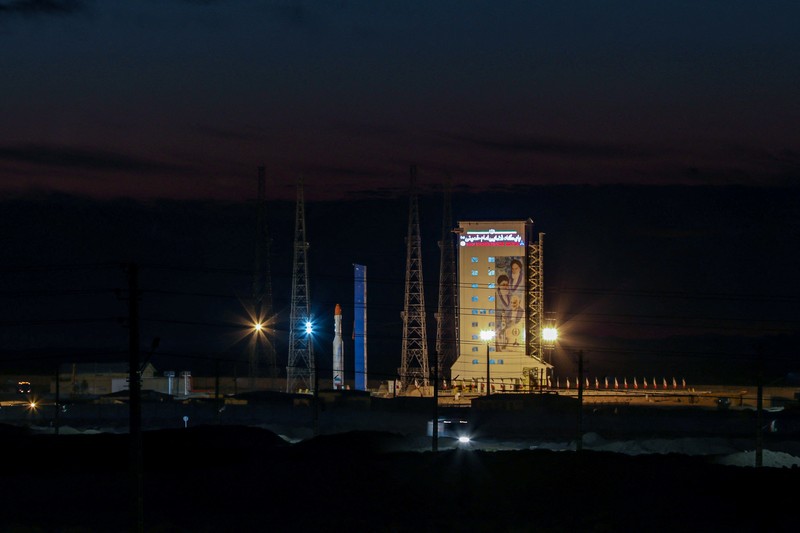 Peluncuran roket Iran, Simorgh, yang membawa tiga satelit di lokasi yang dirahasiakan di Iran dalam gambar selebaran yang diperoleh pada tanggal 6 Desember 2024. (via REUTERS/WANA NEWS AGENCY)