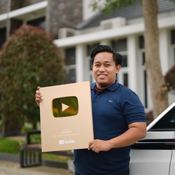 AD REVIEW Cerita Tambah Pendapatan Lewat YouTube Shopping Affiliates