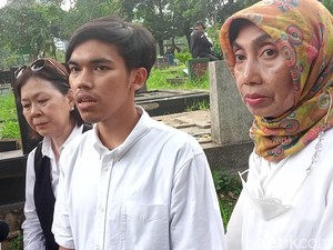 Duka Mendalam Keluarga Bayangkan Natal Tanpa Joshua Pandelaki