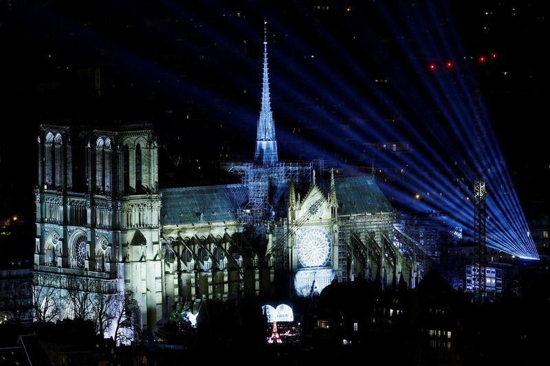 Lima tahun setelah kebakaran dahsyat yang meluluhlantakkan Katedral Notre Dame di Paris, landmark ikonis yang merupakan Situs Warisan Dunia UNESCO 2019 ini kembali dibuka untuk publik. (REUTERS/Christian Hartmann) Lima tahun setelah kebakaran dahsyat yang meluluhlantakkan Katedral Notre Dame di Paris, landmark ikonis yang merupakan Situs Warisan Dunia UNESCO 2019 ini kembali dibuka untuk publik. (REUTERS/Christian Hartmann)
