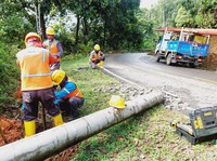 Bertahap, PLN Pulihkan Kelistrikan Pascacuaca Ekstrem di Jawa Barat