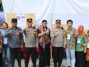Momen Kapolresta Balikpapan Pantau Sidang Pleno PPK Pasca Pilkada 2024